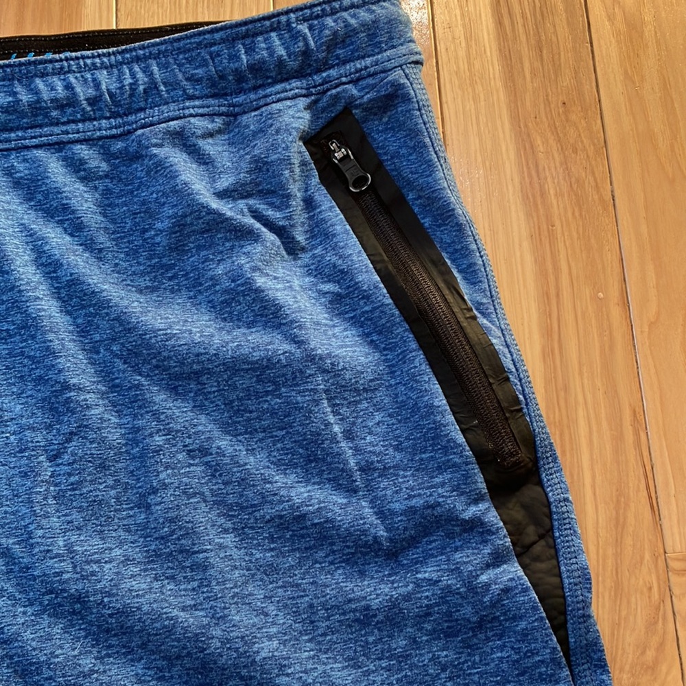 Mens AE Active Flex shorts size XXL - Picture 2 of 6